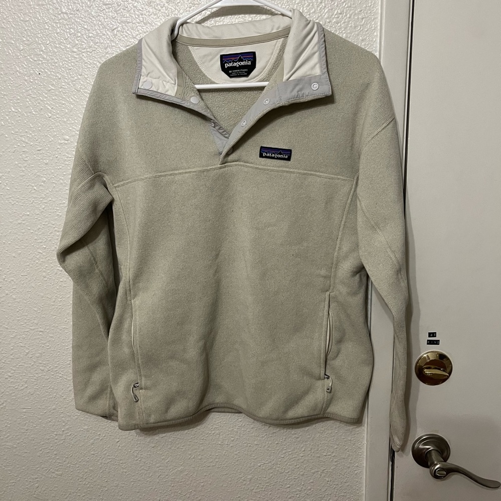 Patagonia Womens fleece pullover jacket, medium size, fairly used